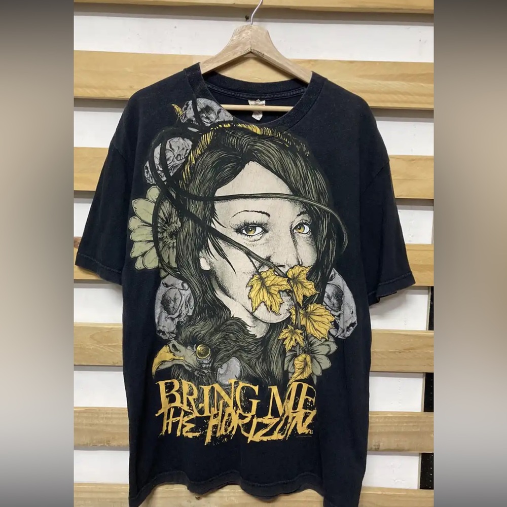 2011 BRING ME THE HORIZON ROCK BAND TEE